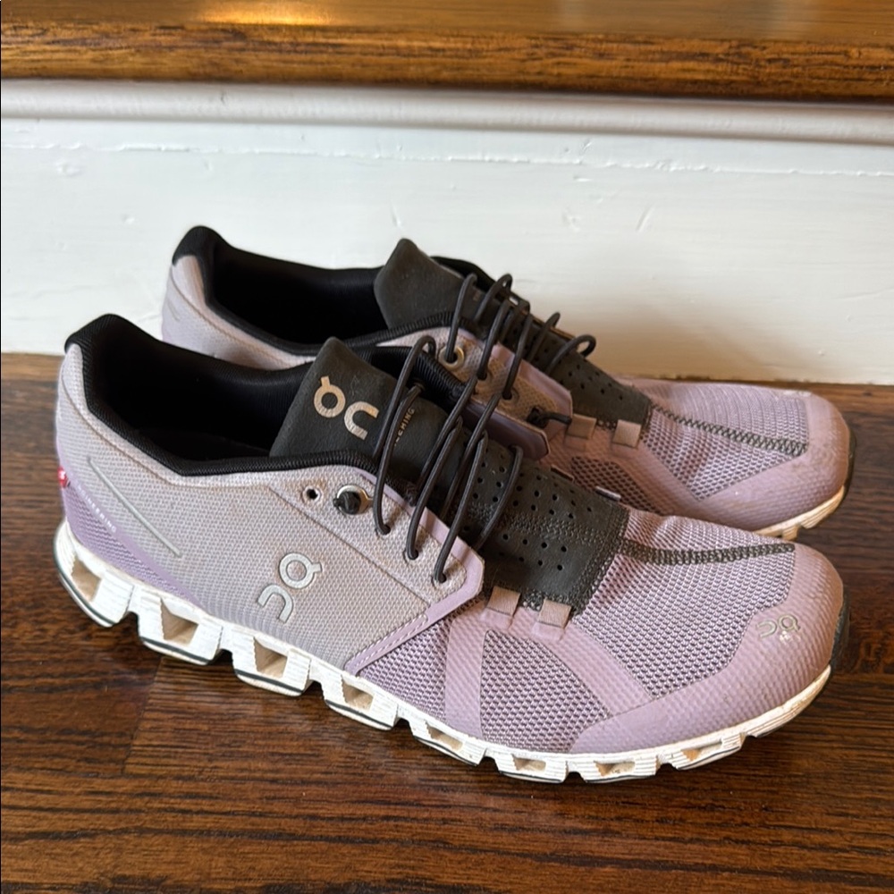 On Cloud Running Athletic Shoes Purple and Black Performance Design